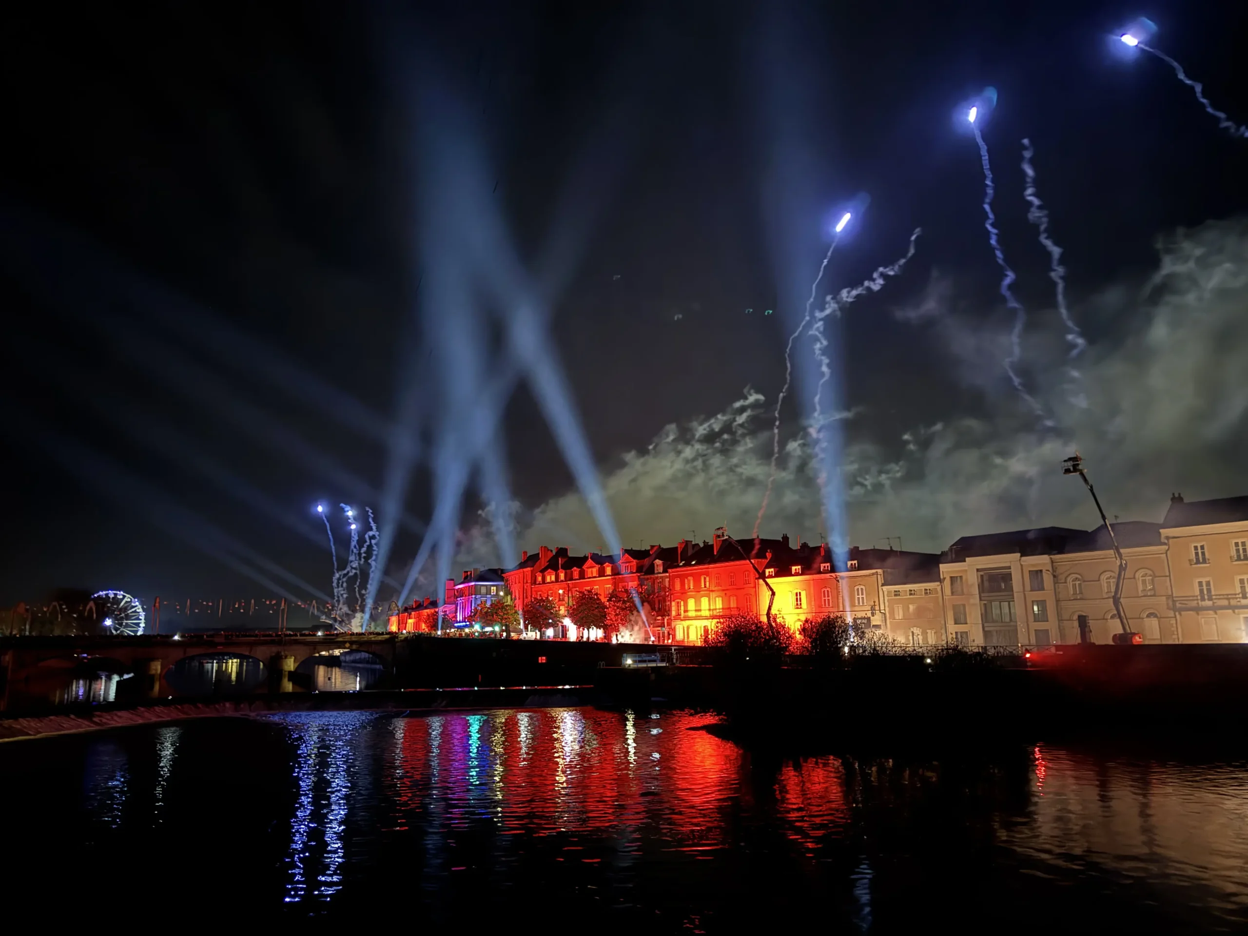 photo feu d'artifice de Laval pour les illuminations de Noel