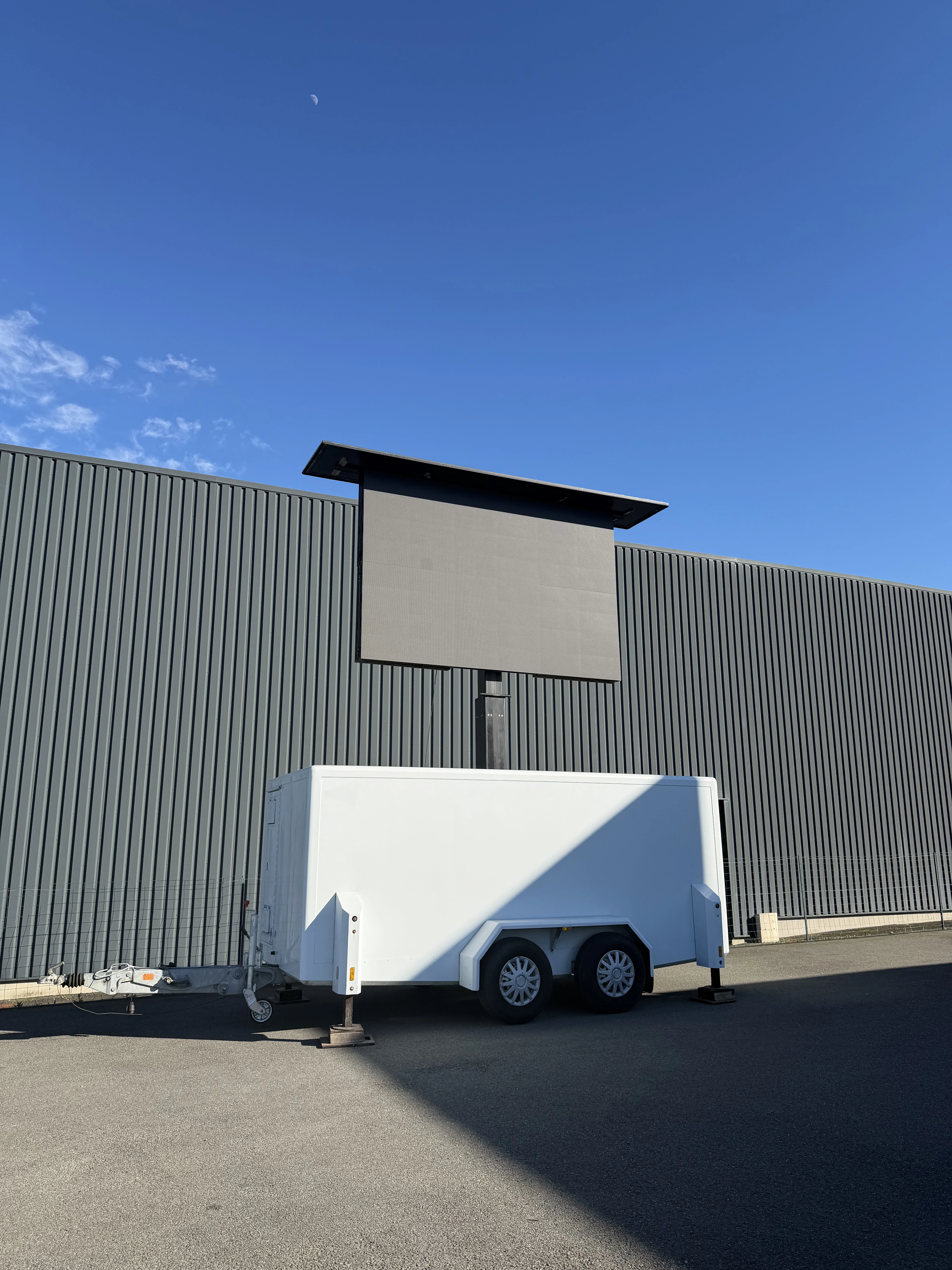 Location Remorque écran led 6m² / Taille : 3x2m - Pitch de 3,9mm professionnel